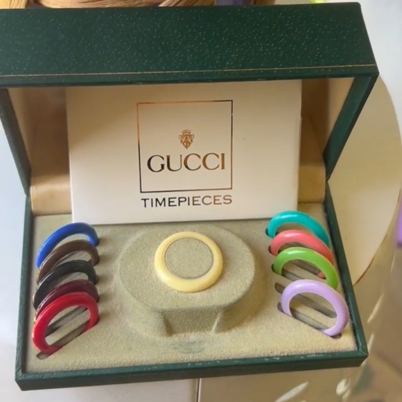 GUCCI-Luxury Statement Piece Watch - Picture 8 of 8